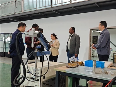 Delegação acadêmica internacional visita MRJ-Laser para explorar tecnologias ...