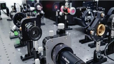 Gigante de laser da Lituânia faz grandes aquisições: entra nos EUA e triplica...